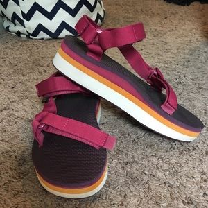 Rainbow platform Tevas